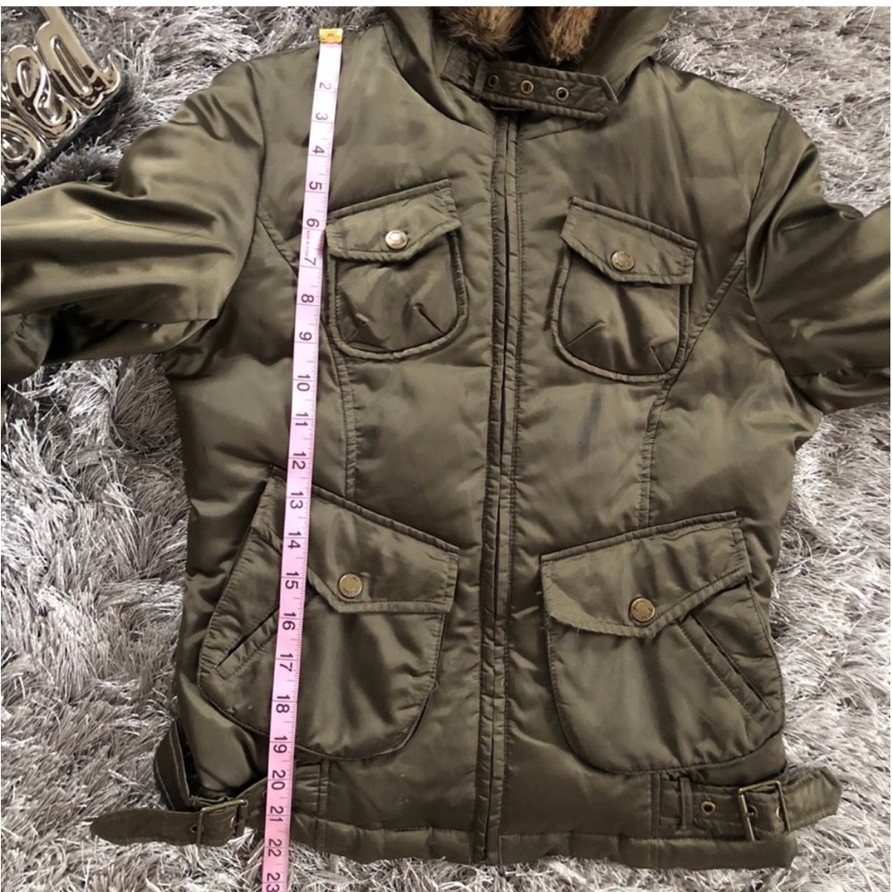 Guess Puffer Jacket - Picture 7 of 9